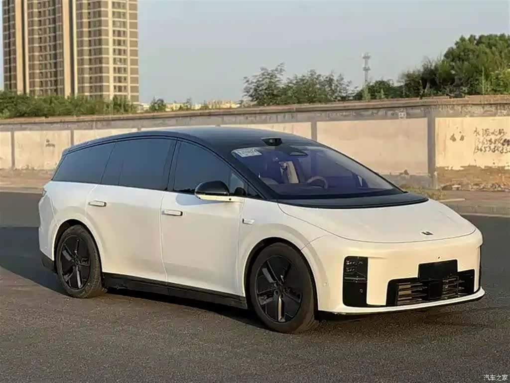 Li Auto i8, 2025 3