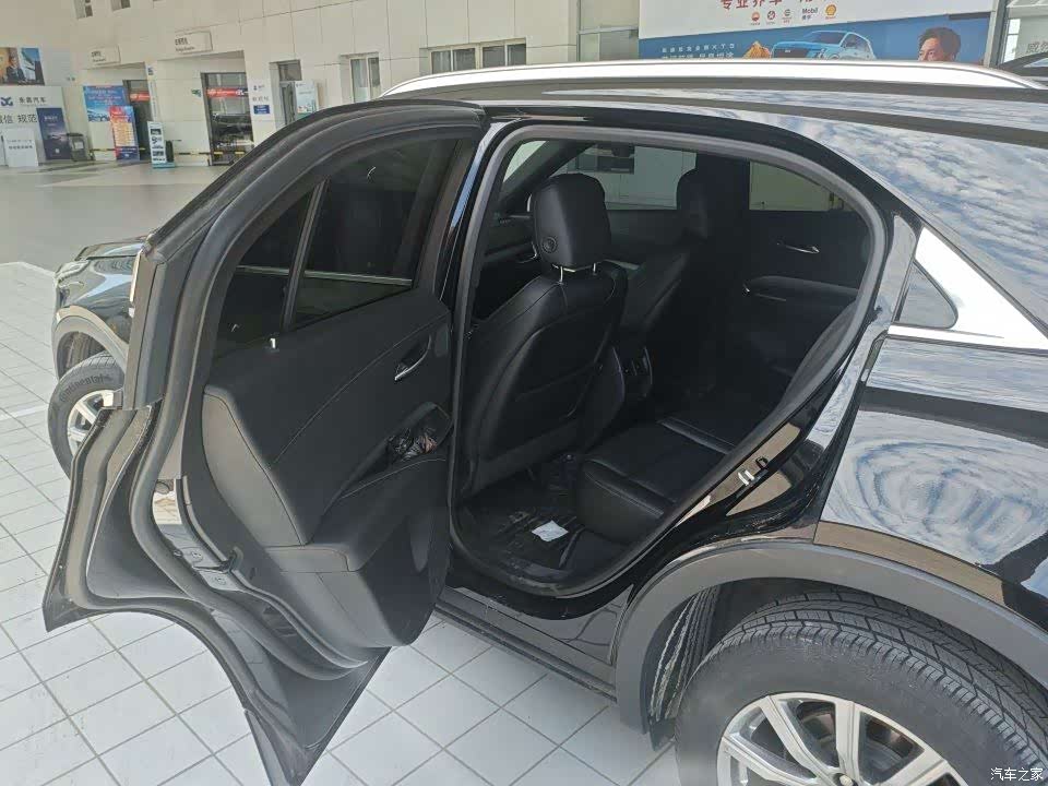 Cadillac XT4, 2022 4