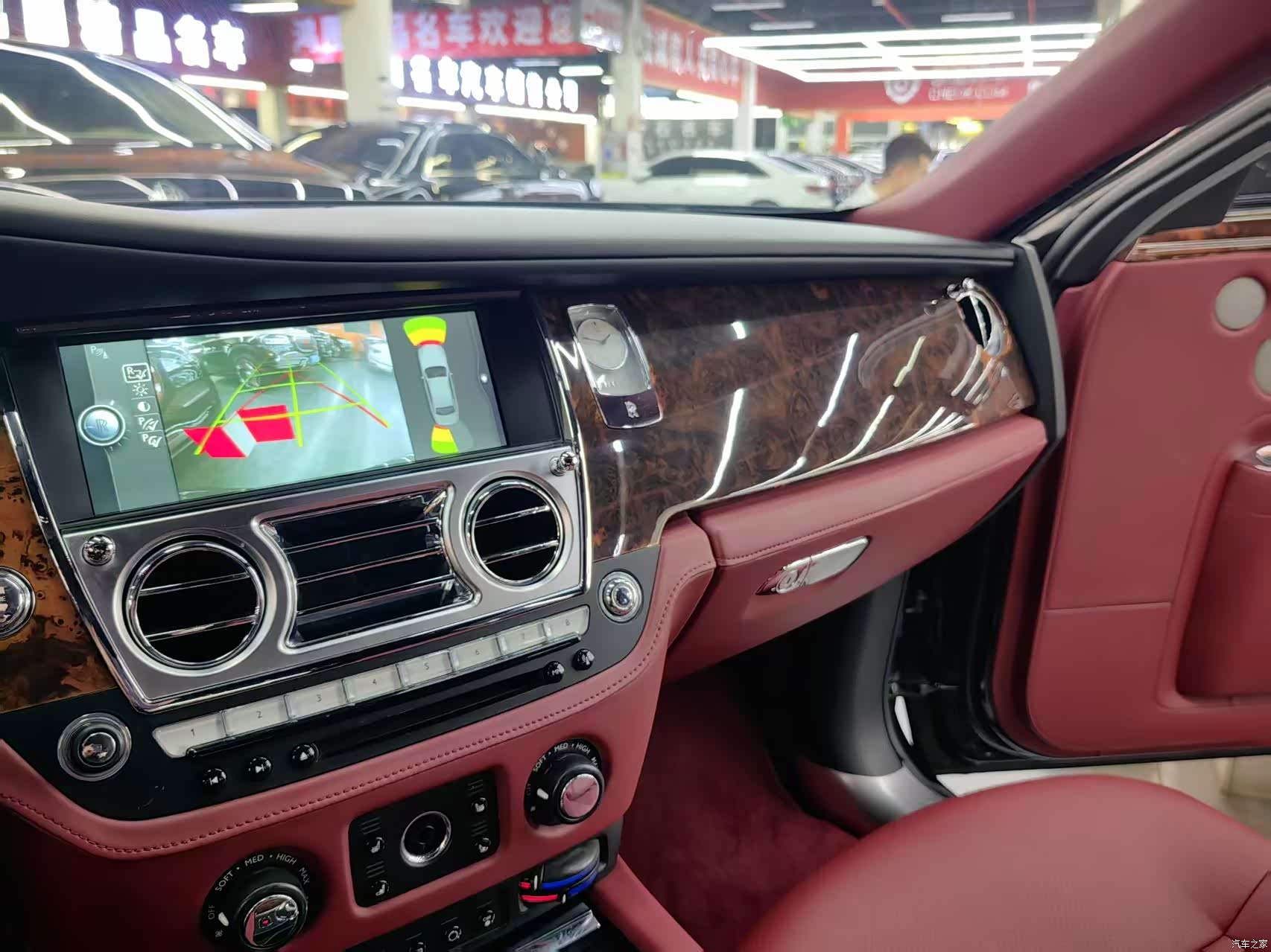 Rolls-Royce Ghost, 2010 9