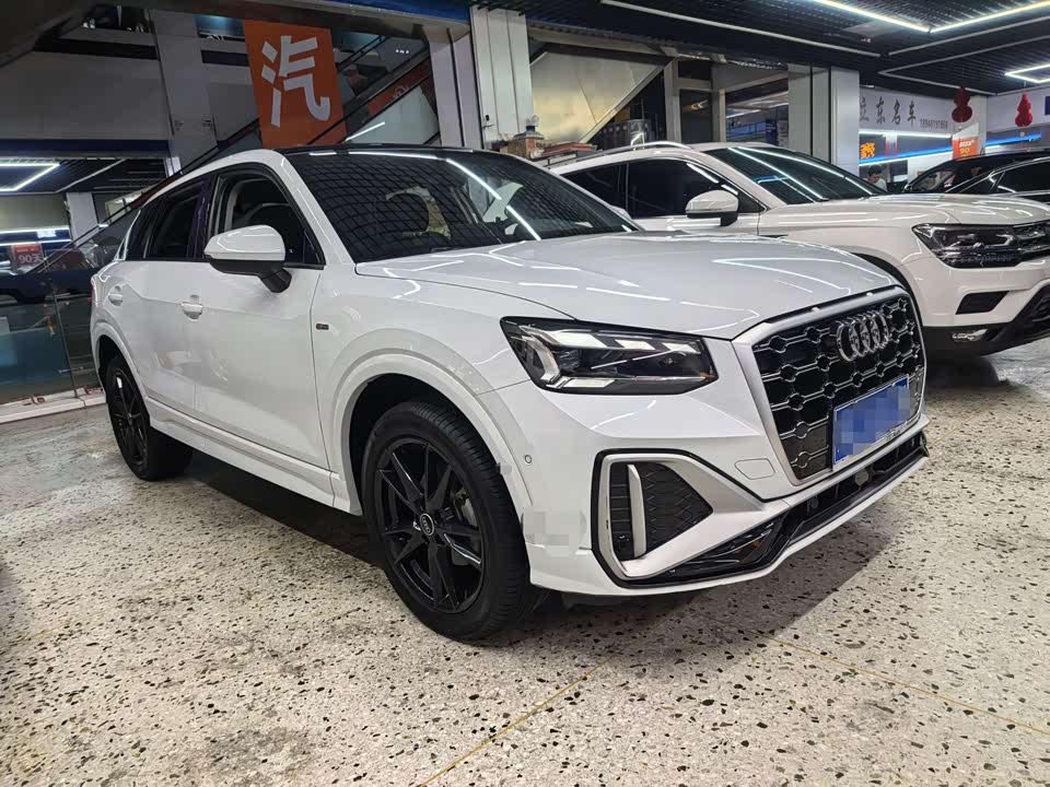 Audi Q2L
