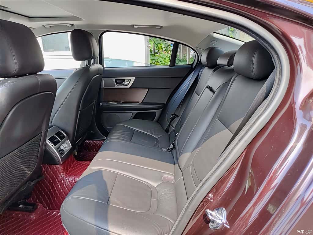 Jaguar XF, 2015 8
