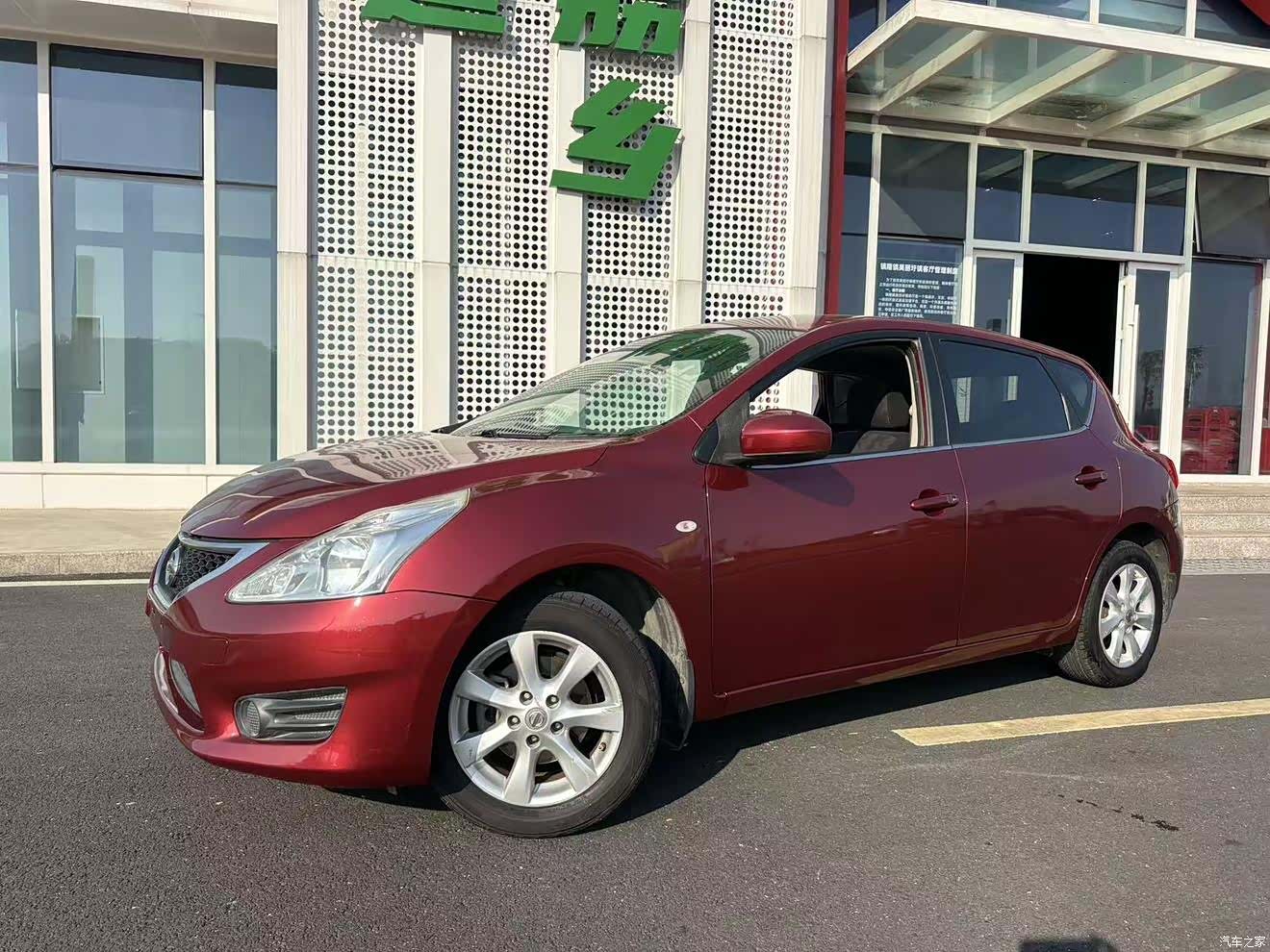 Nissan Tiida, 2015 4