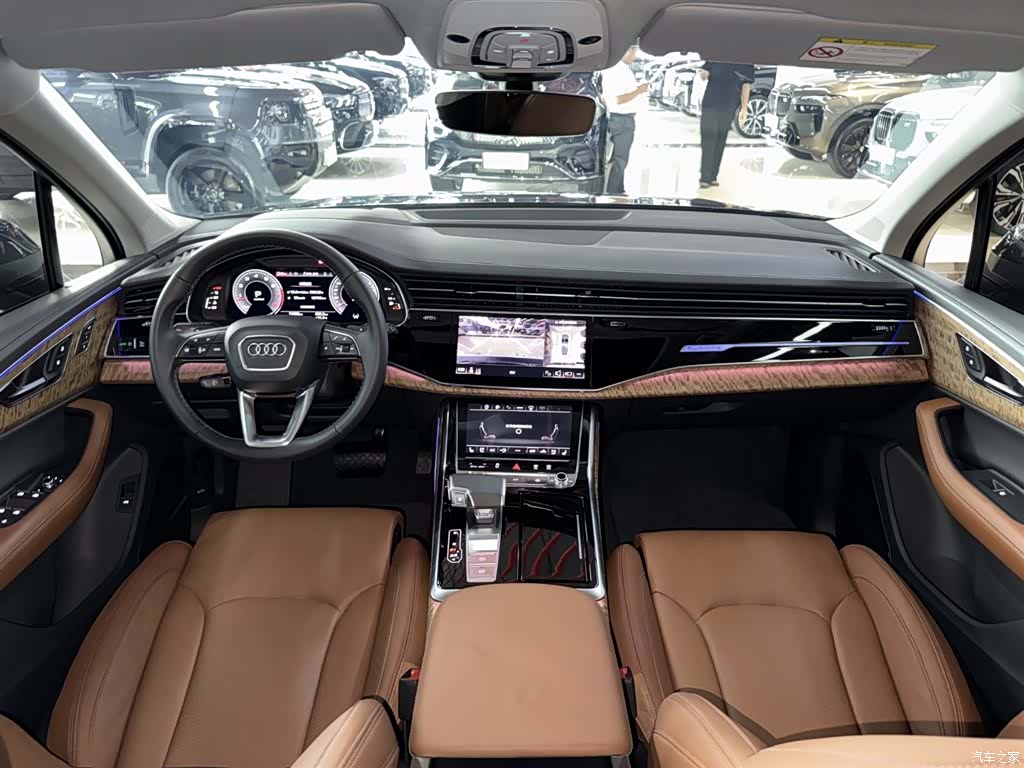 Audi Q7, 2025 12