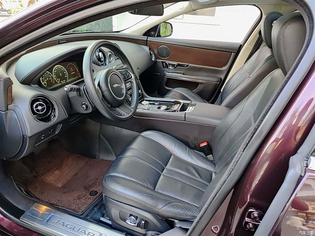 Jaguar XJ, 2016 7