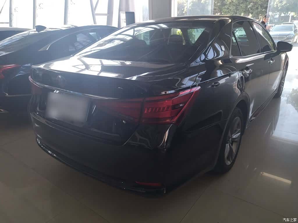 Toyota Crown, 2016 6