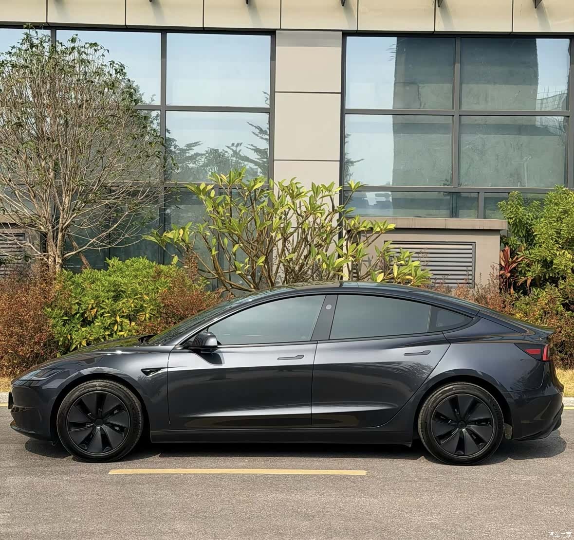 Tesla Model 3, 2024 3