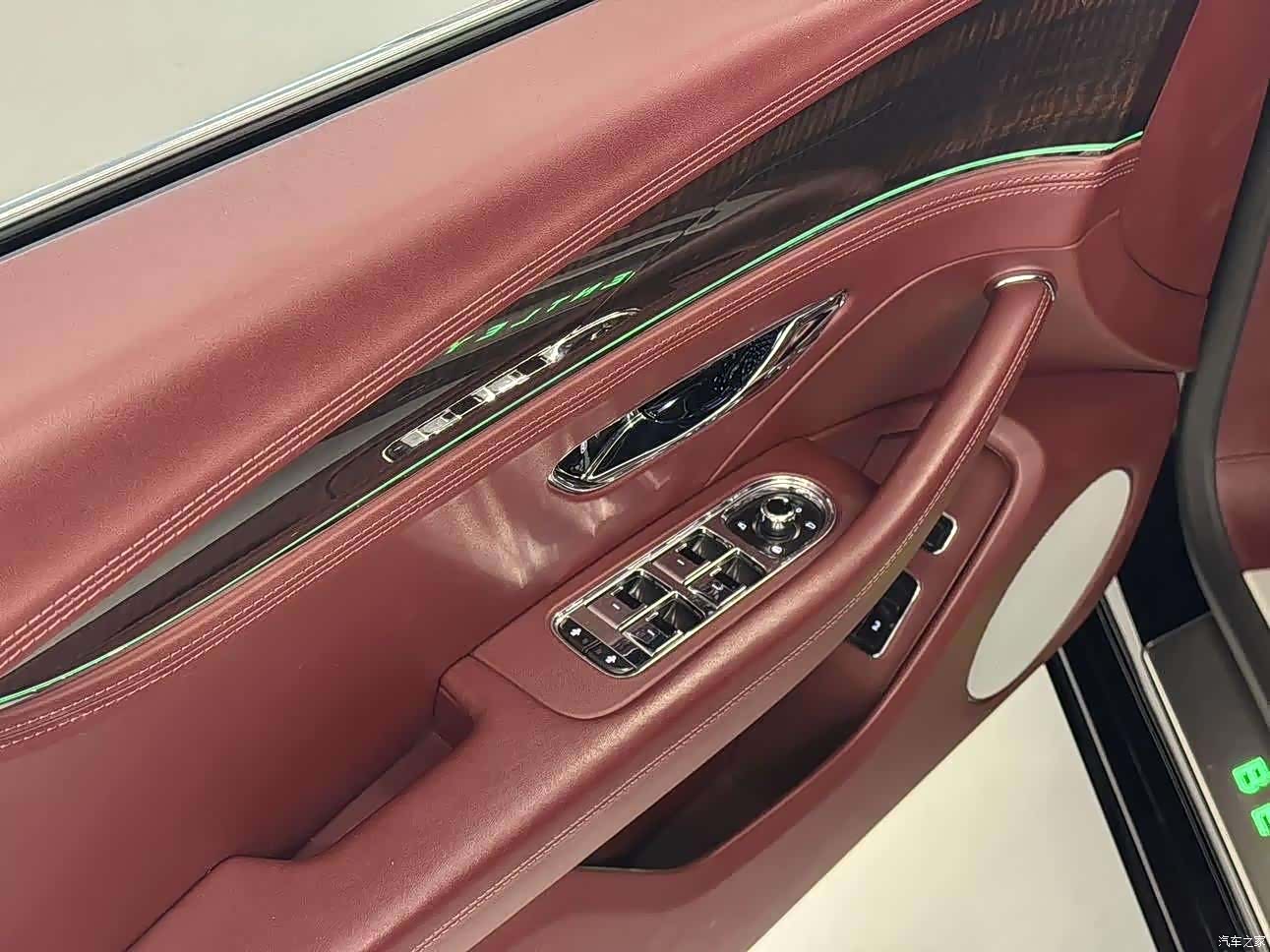 Bentley Flying Spur, 2022 10