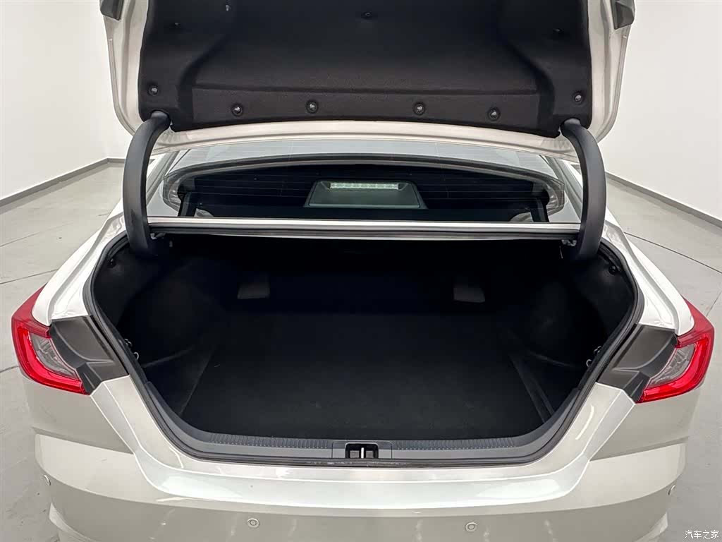 Toyota Camry, 2024 25