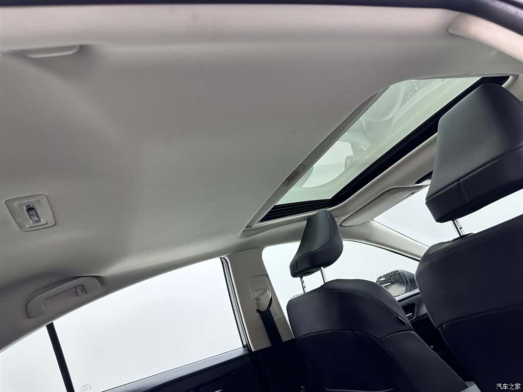 Toyota Camry, 2024 23