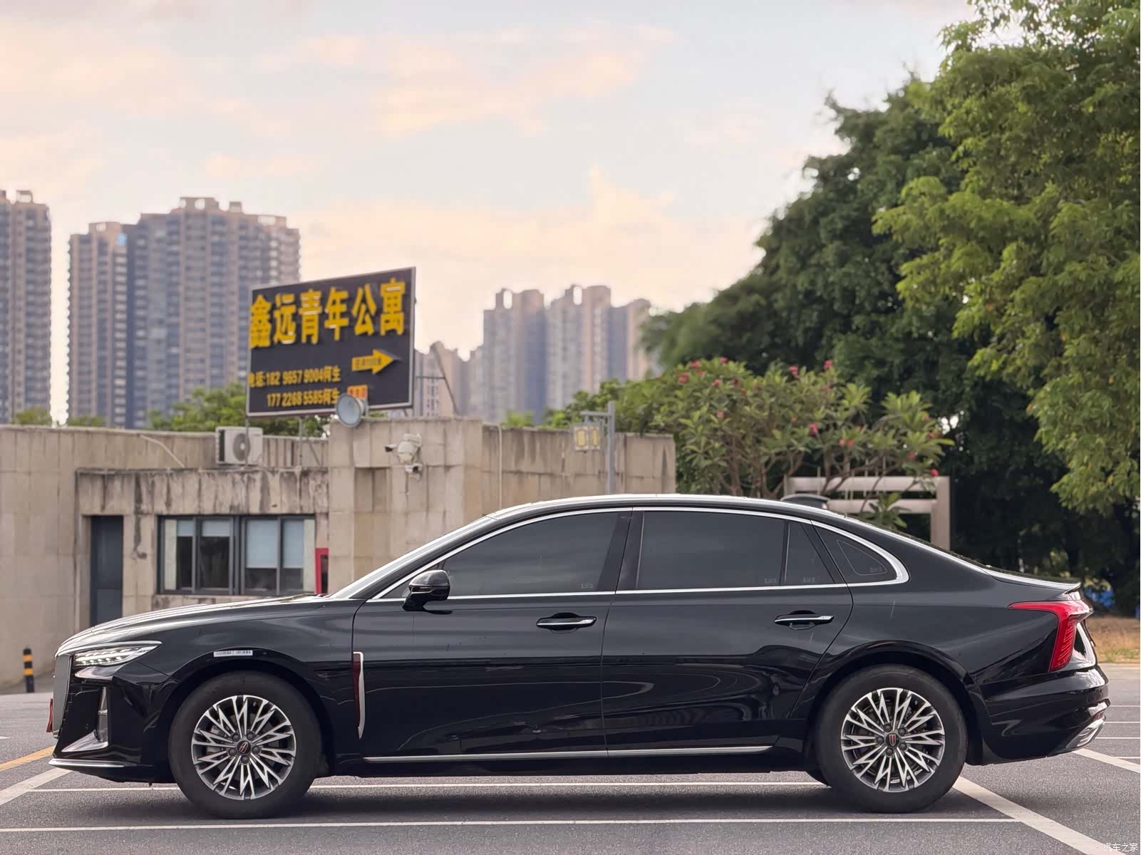 Hongqi H5, 2023 4