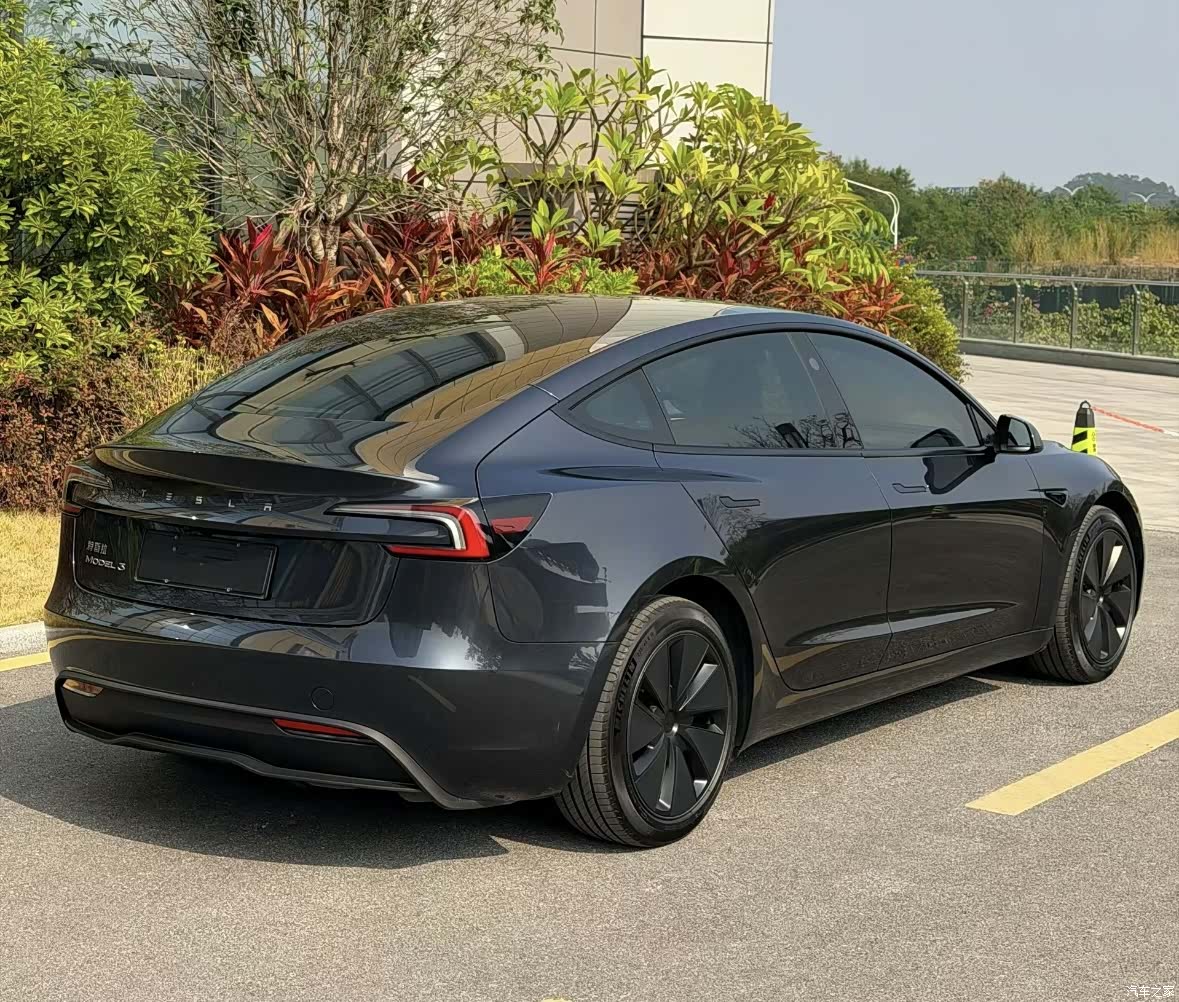 Tesla Model 3, 2024 15