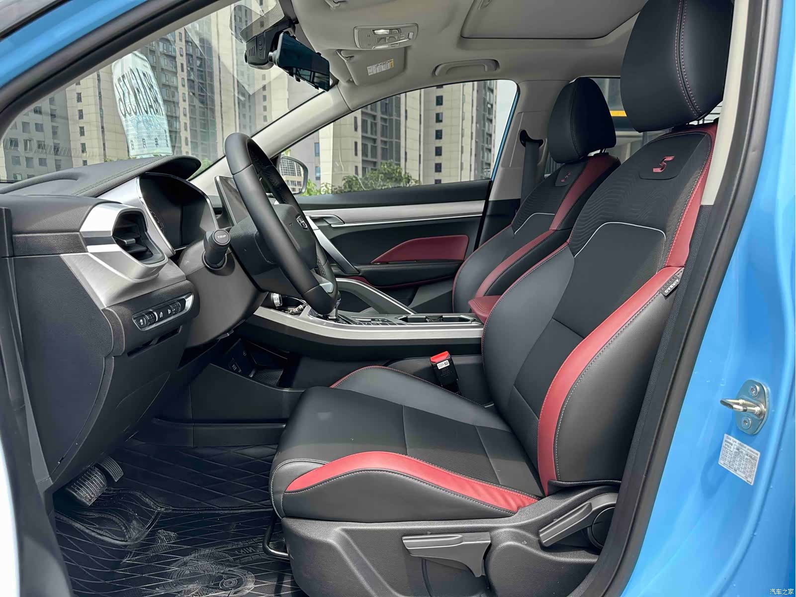 Geely Coolray, 2021 9