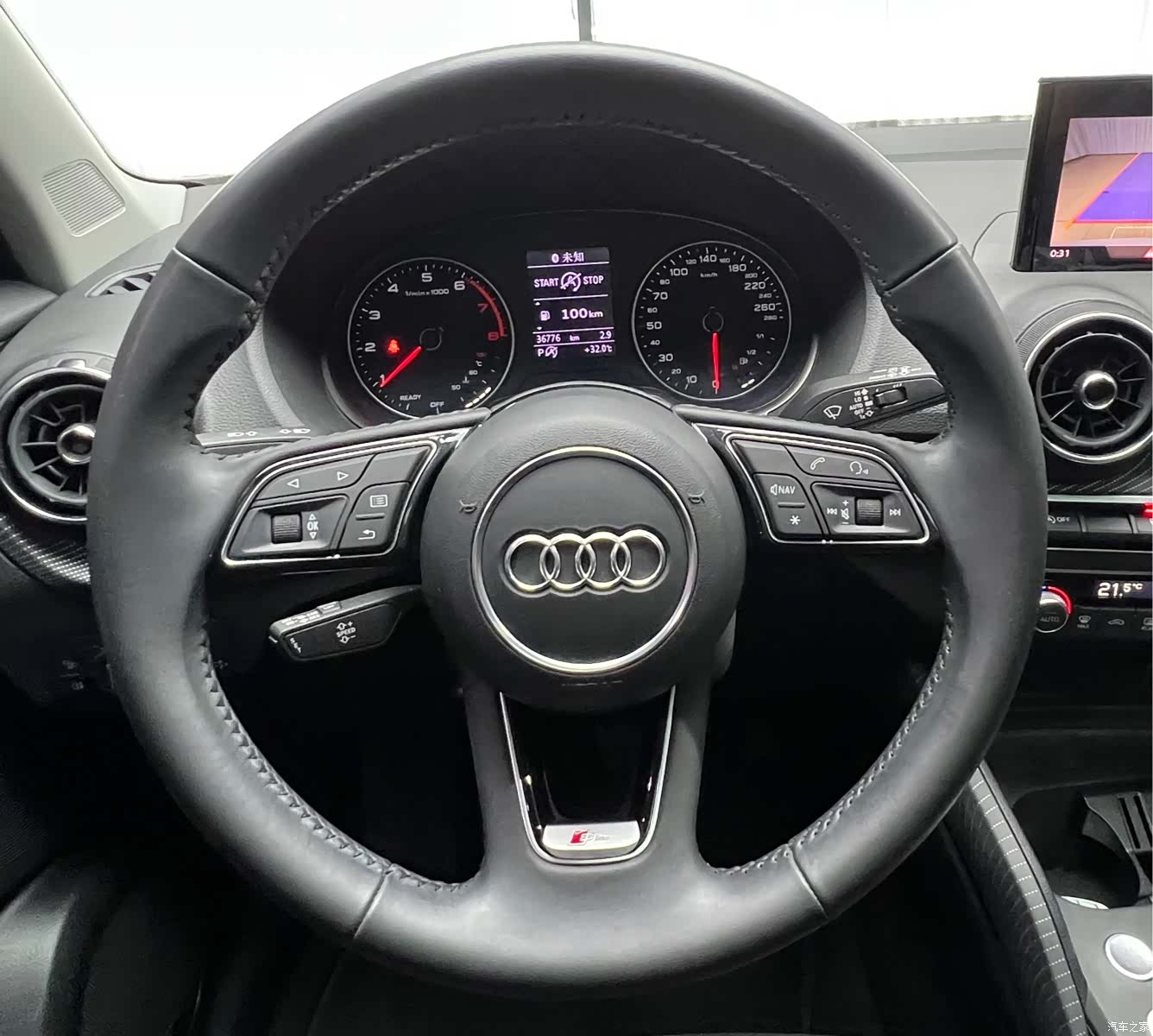 Audi Q2L, 2021 13