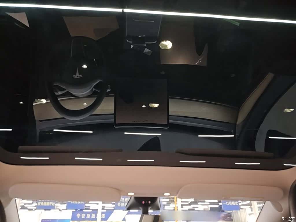 Tesla Model Y, 2023 18