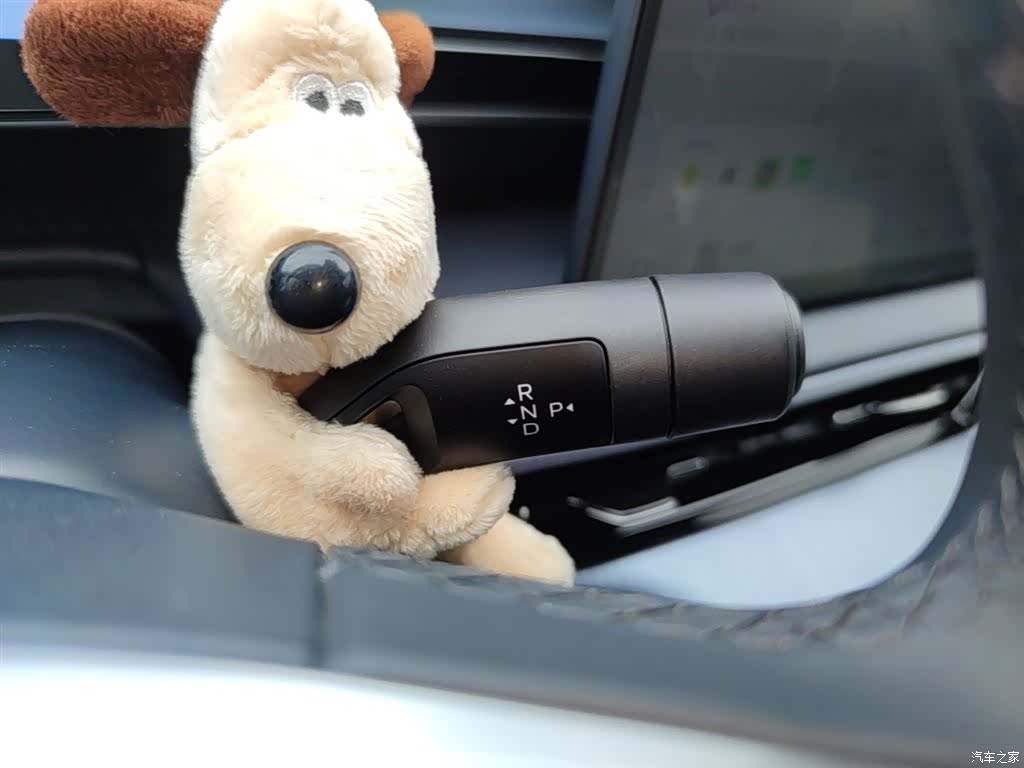 Geely Galaxy E5, 2025 10