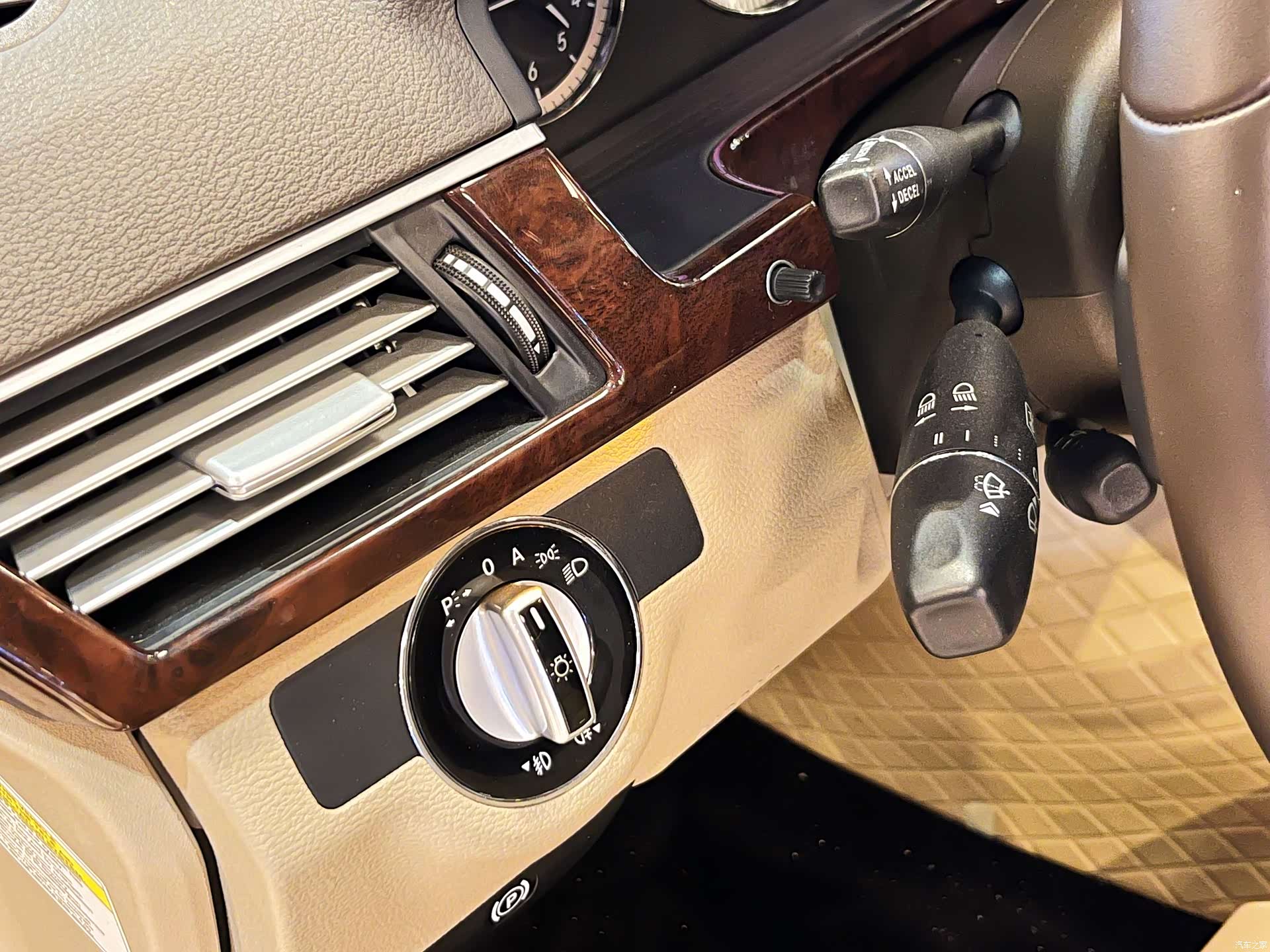 Mercedes-Benz E-Class, 2011 17