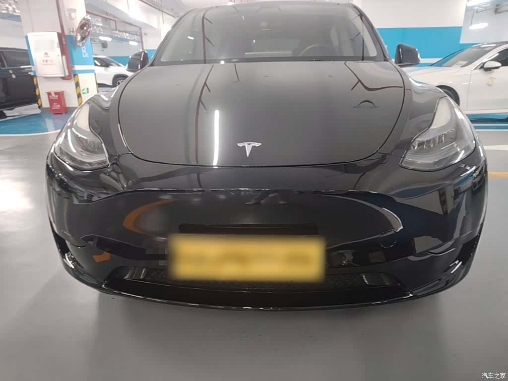Tesla Model Y, 2023 3