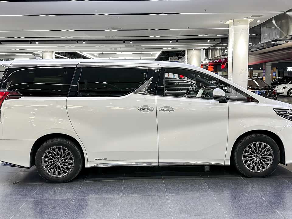 Lexus LM Lexus LM