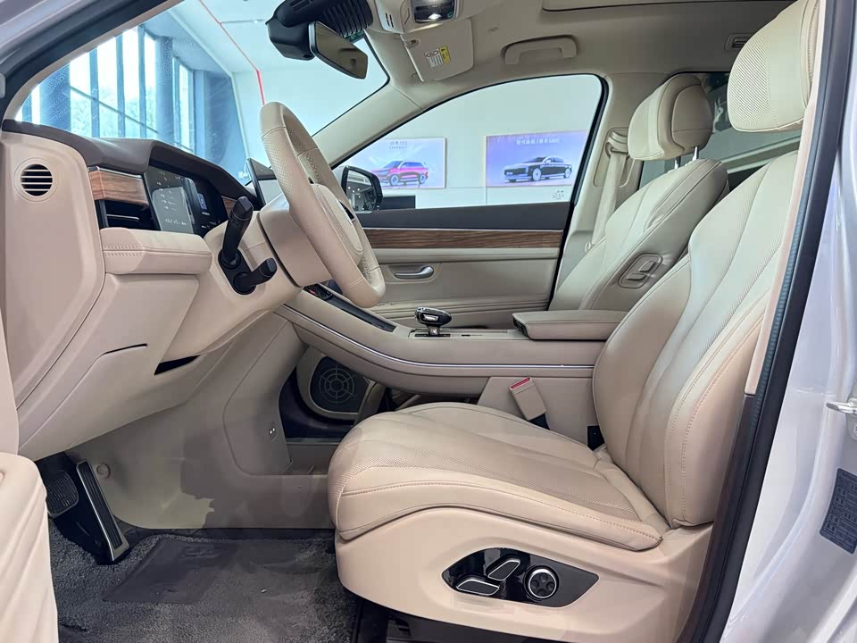 AITO Ask the world M7