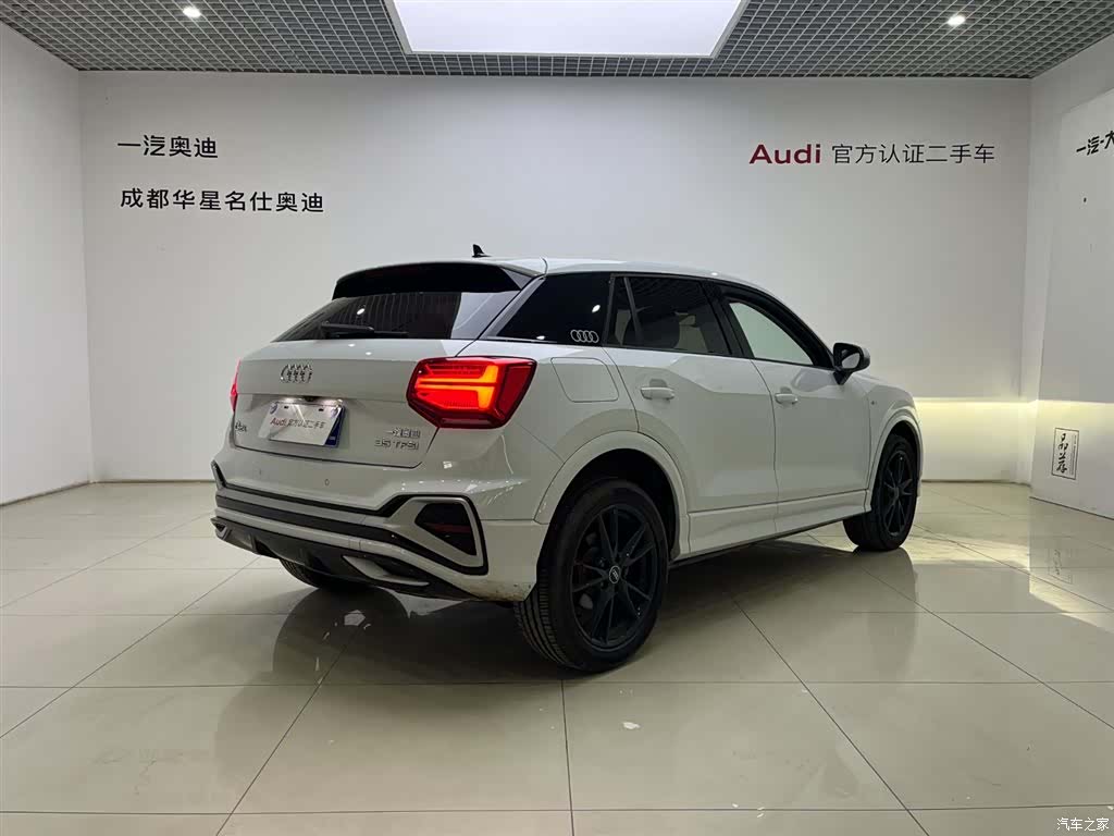 Audi Q2L, 2023 4