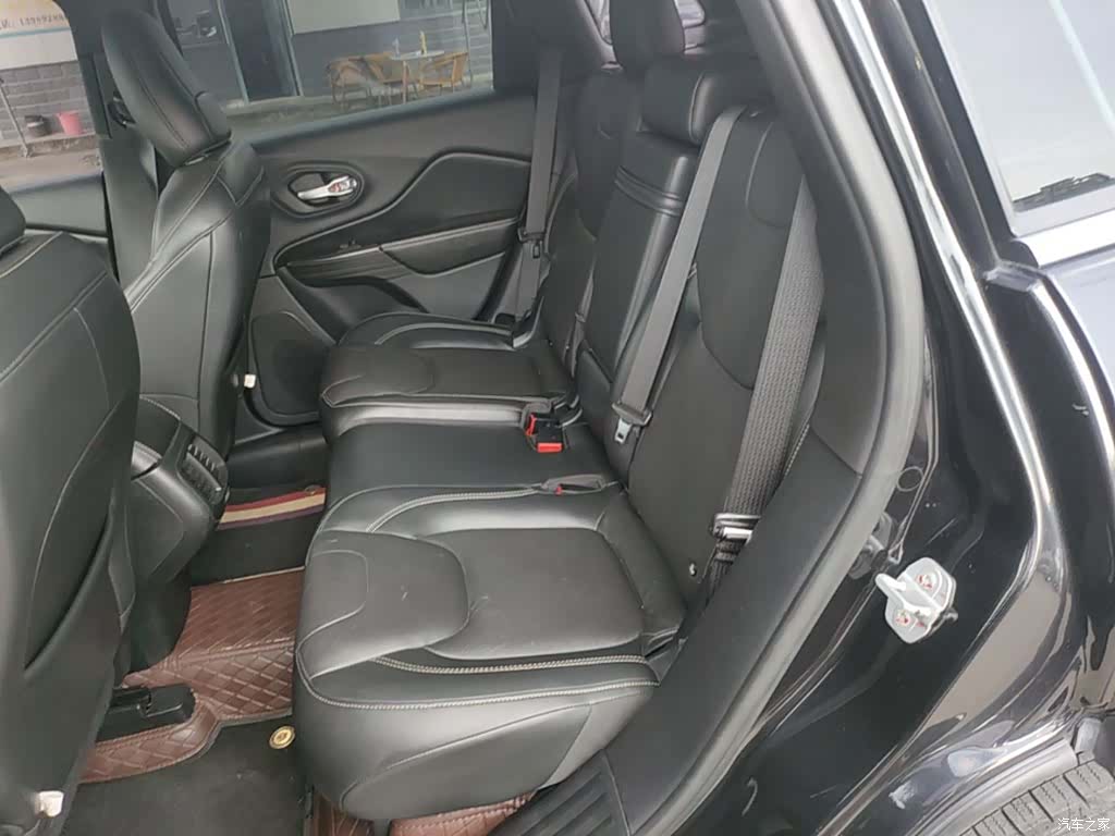 Jeep Cherokee, 2017 17
