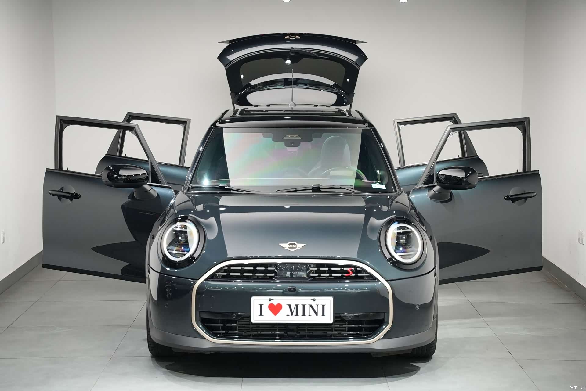 Mini Cooper, 2025 4