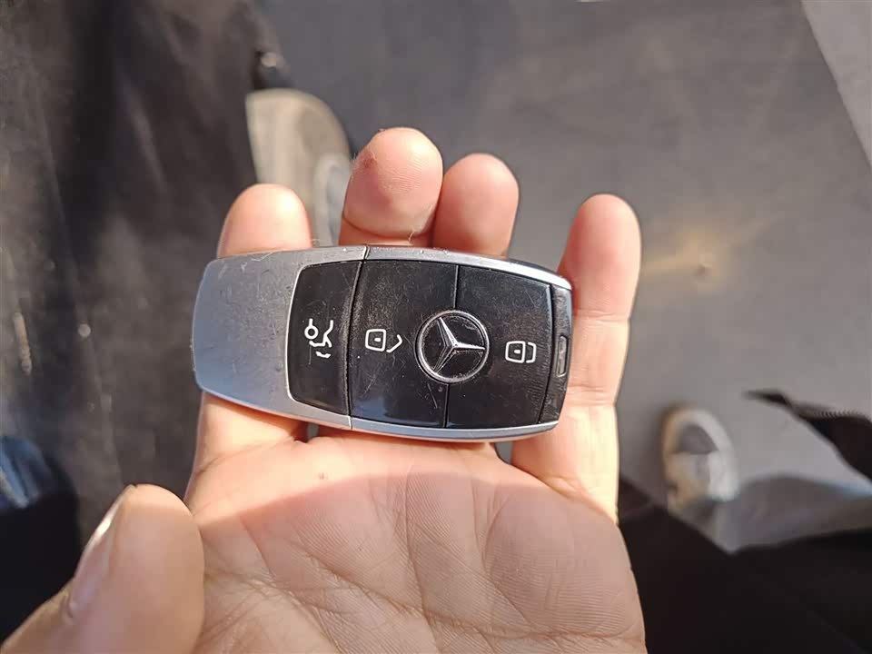 Mercedes-Benz V-class