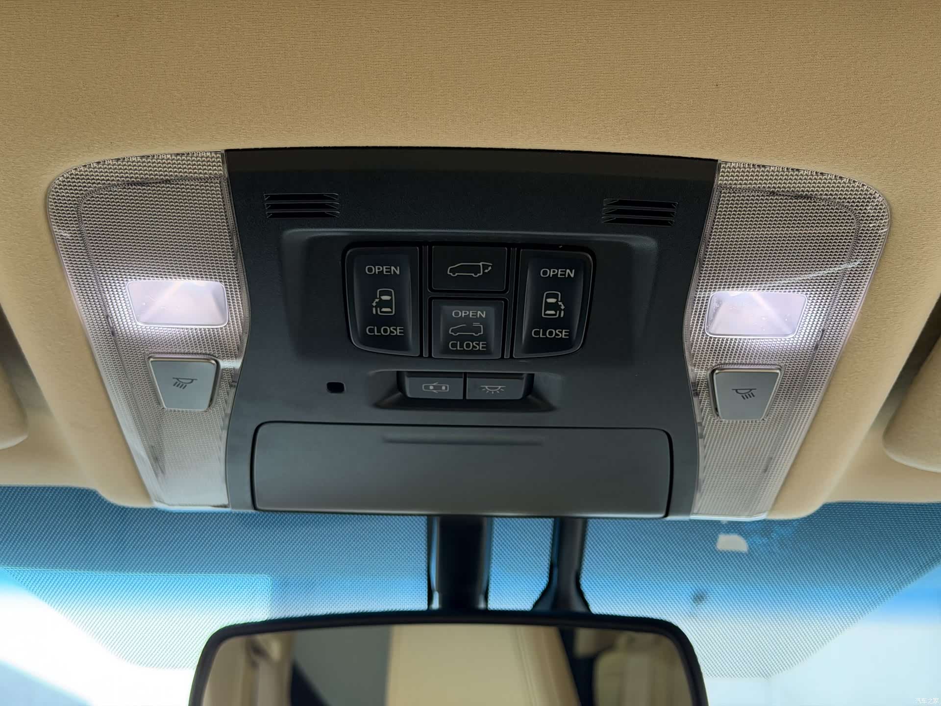 Toyota Alphard, 2018 20