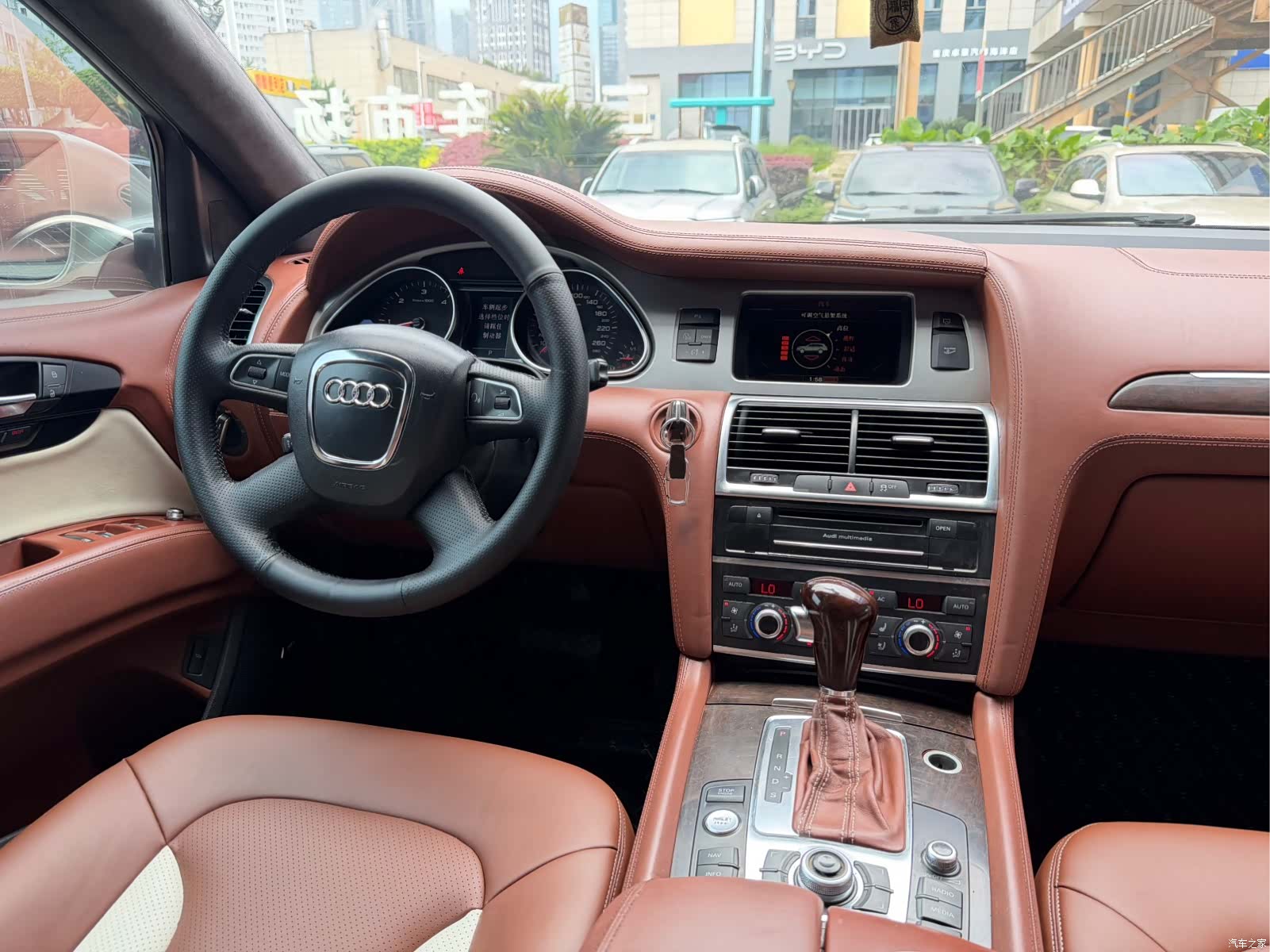 Audi Q7, 2012 8