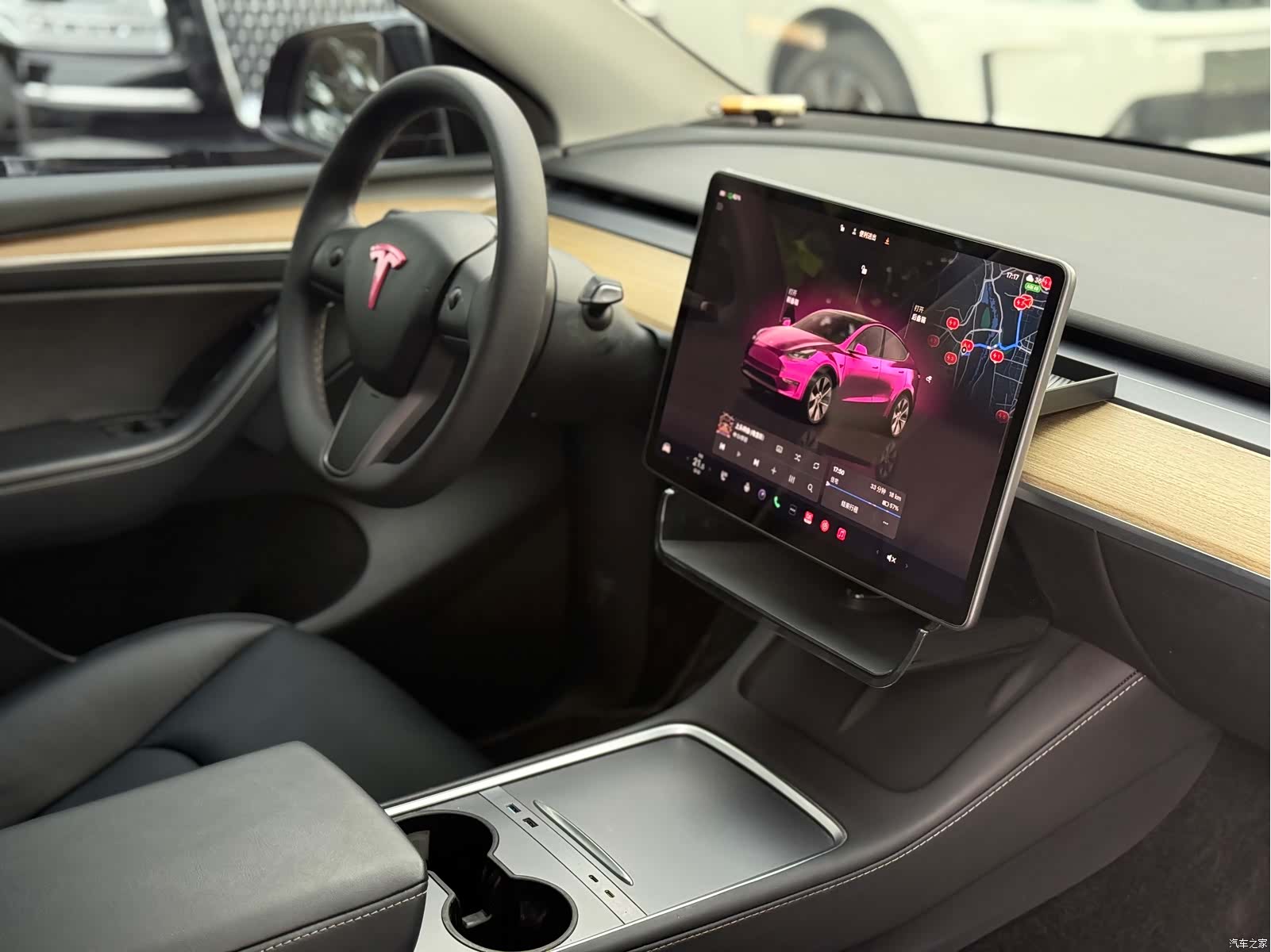 Tesla Model Y, 2023 16