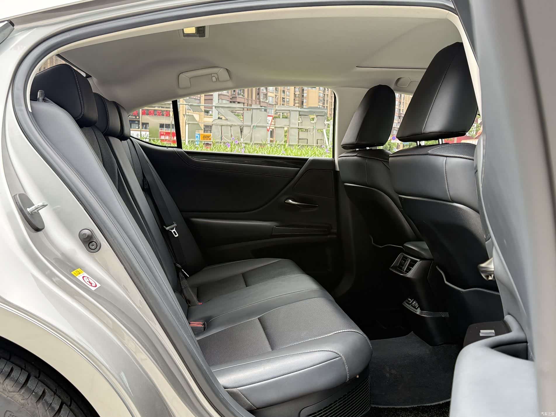 Lexus ES, 2018 7