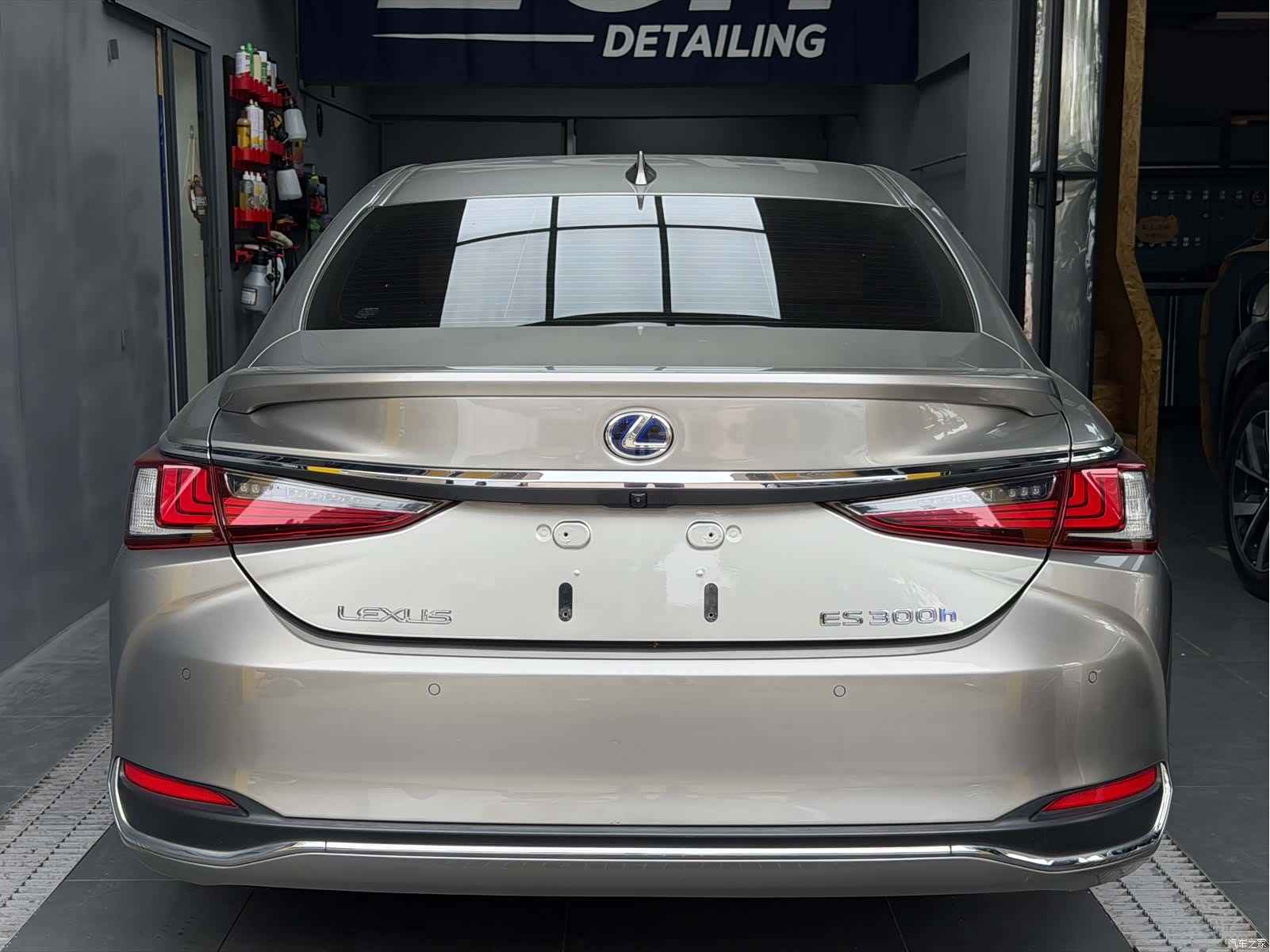 Lexus ES, 2021 3