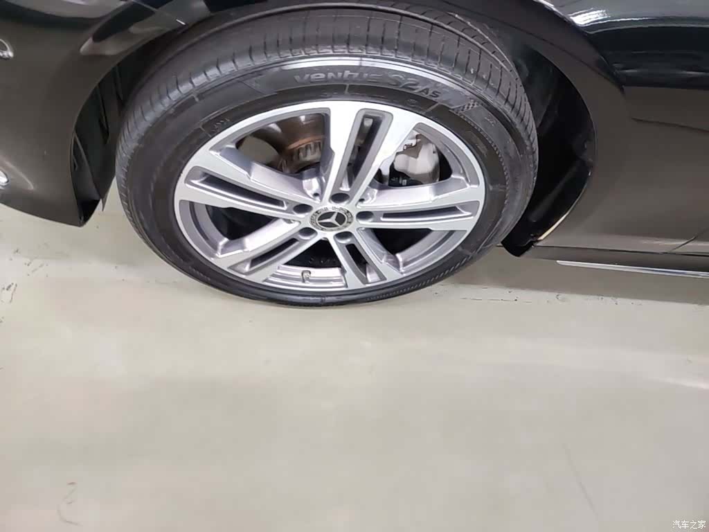 Mercedes-Benz E-Class, 2023 23