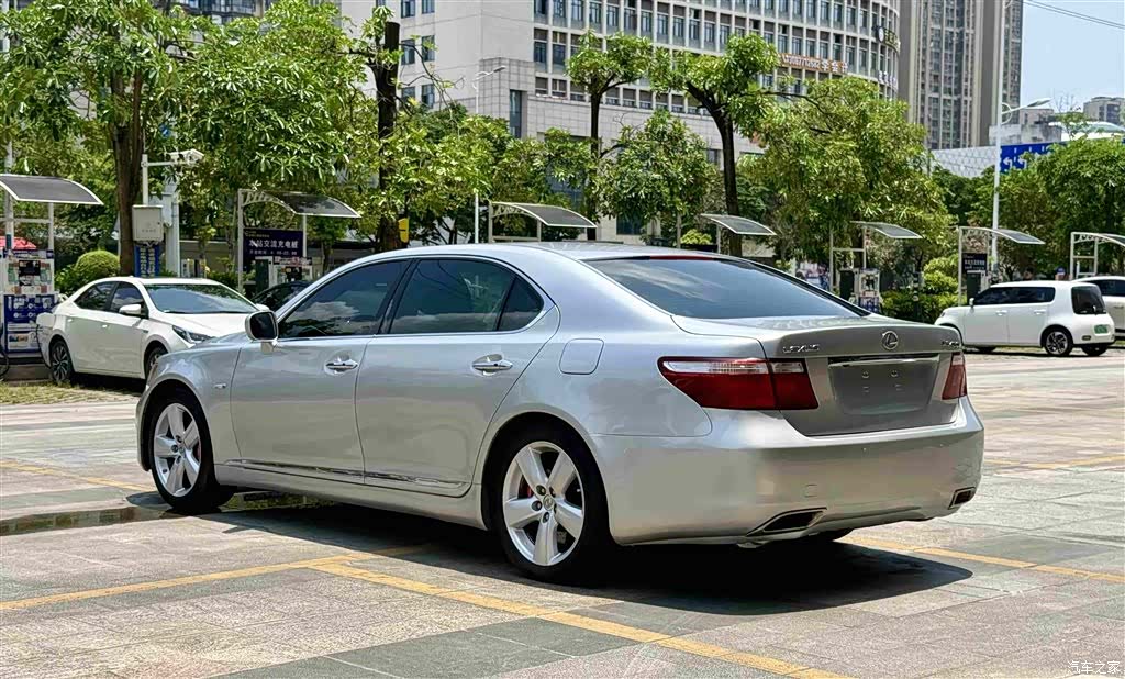 Lexus LS, 2009 6