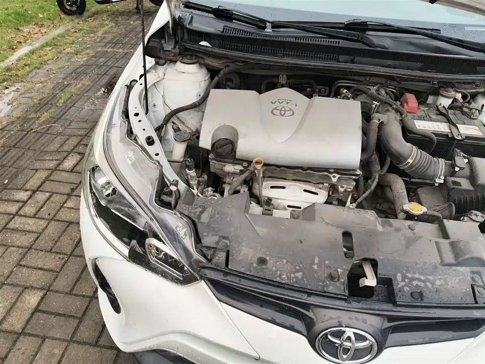 Toyota YARiS L to enjoy