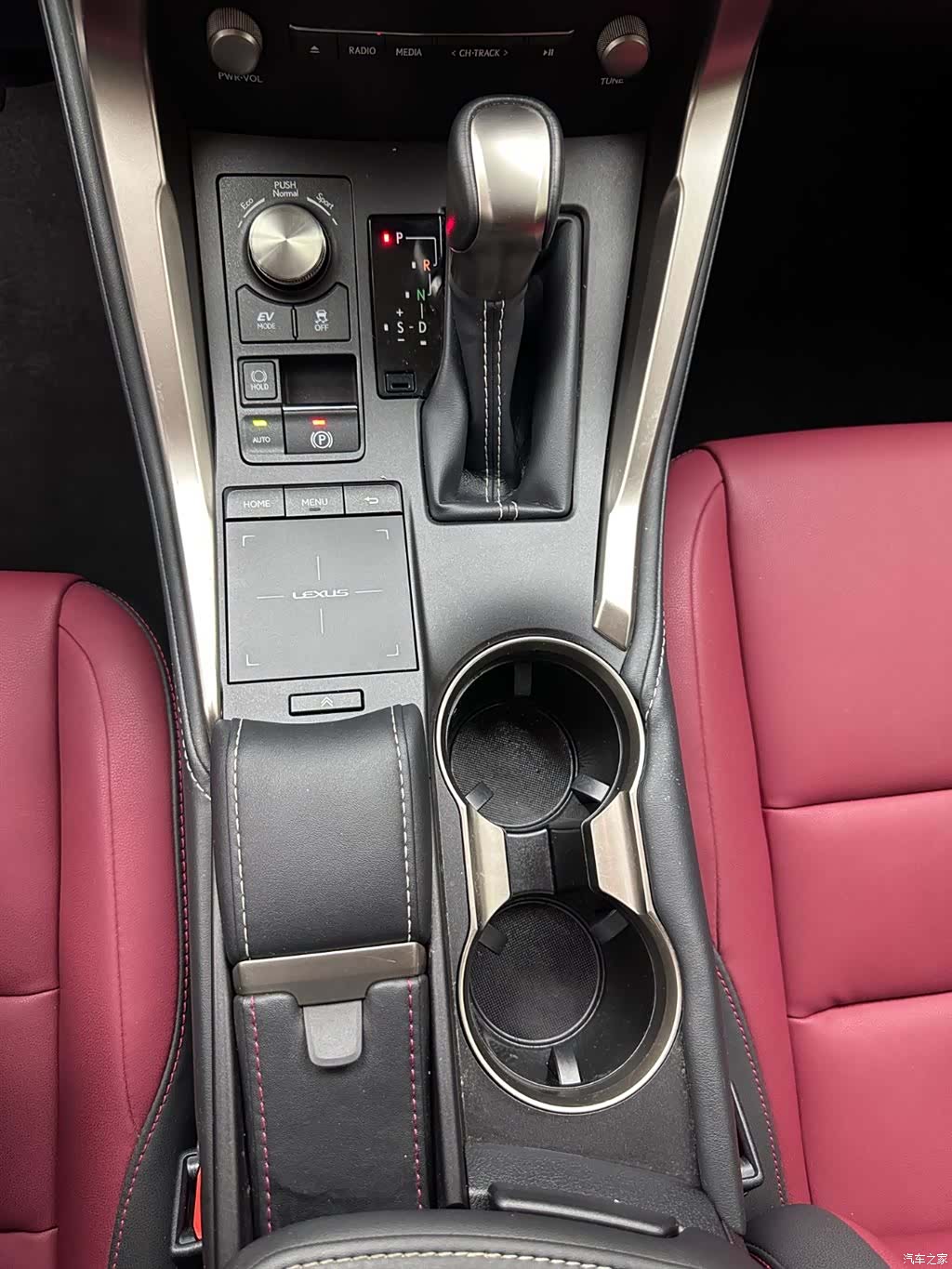 Lexus NX, 2020 14