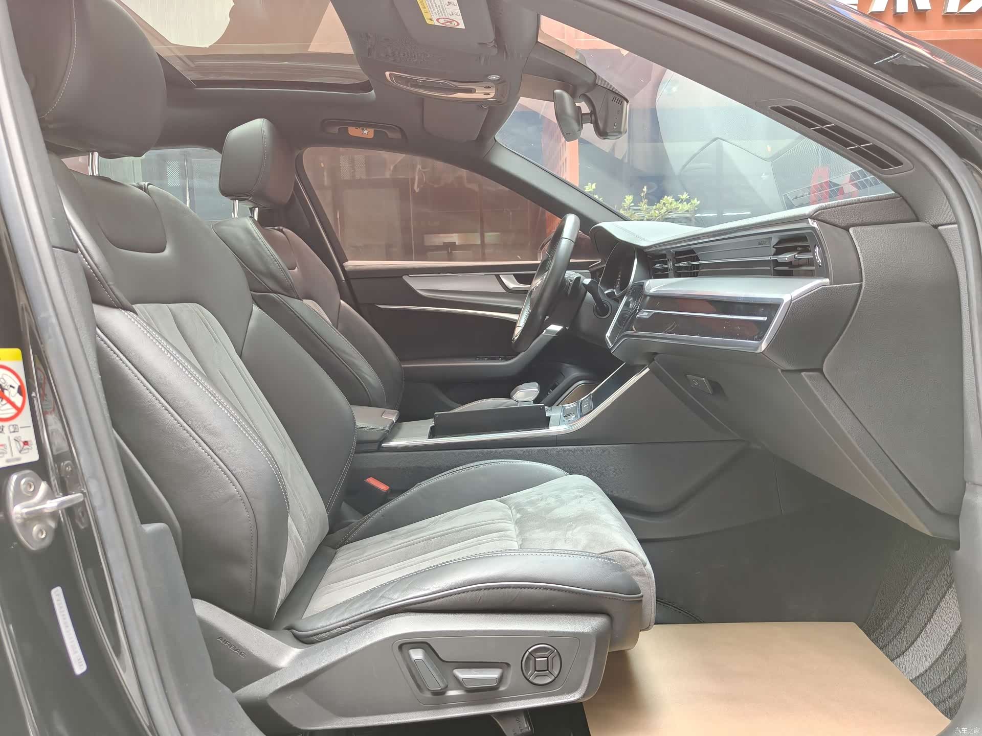 Audi A6L, 2019 все фото