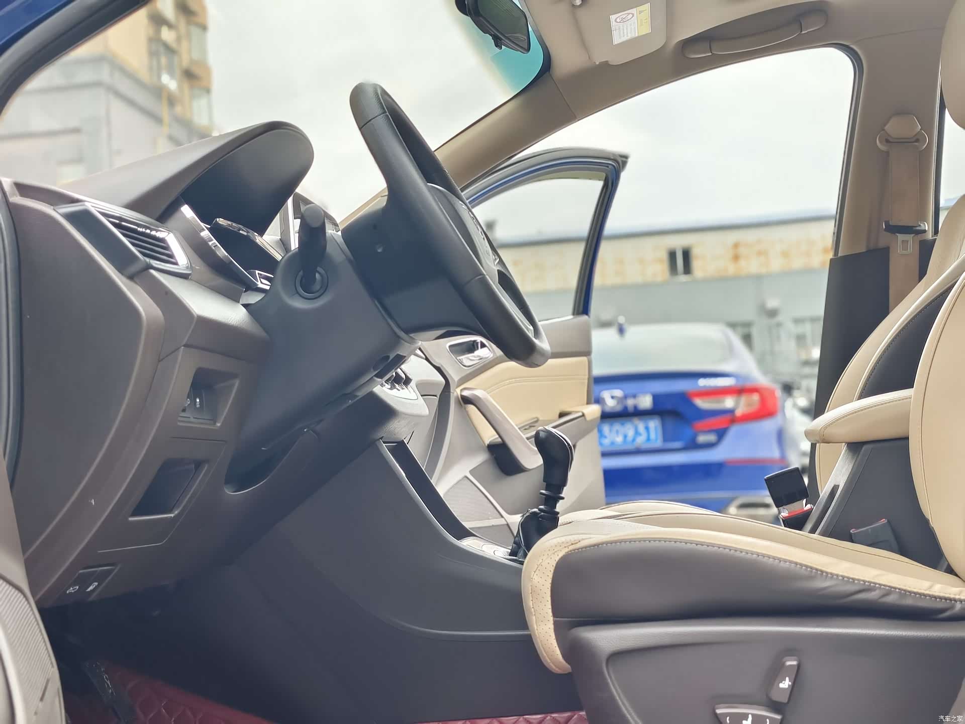 Wuling 310W, 2018 9