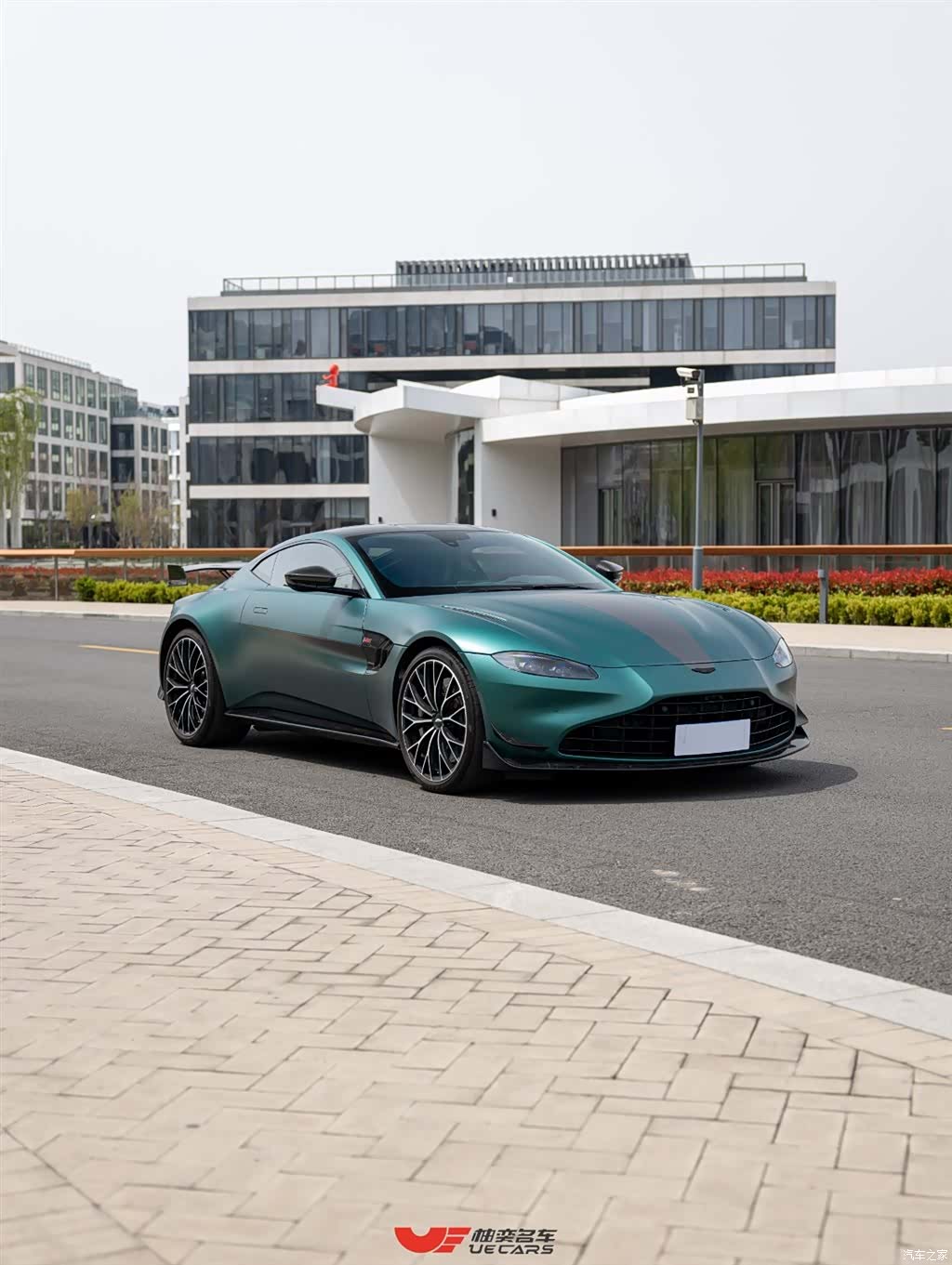 Aston Martin Vantage, 2022 3