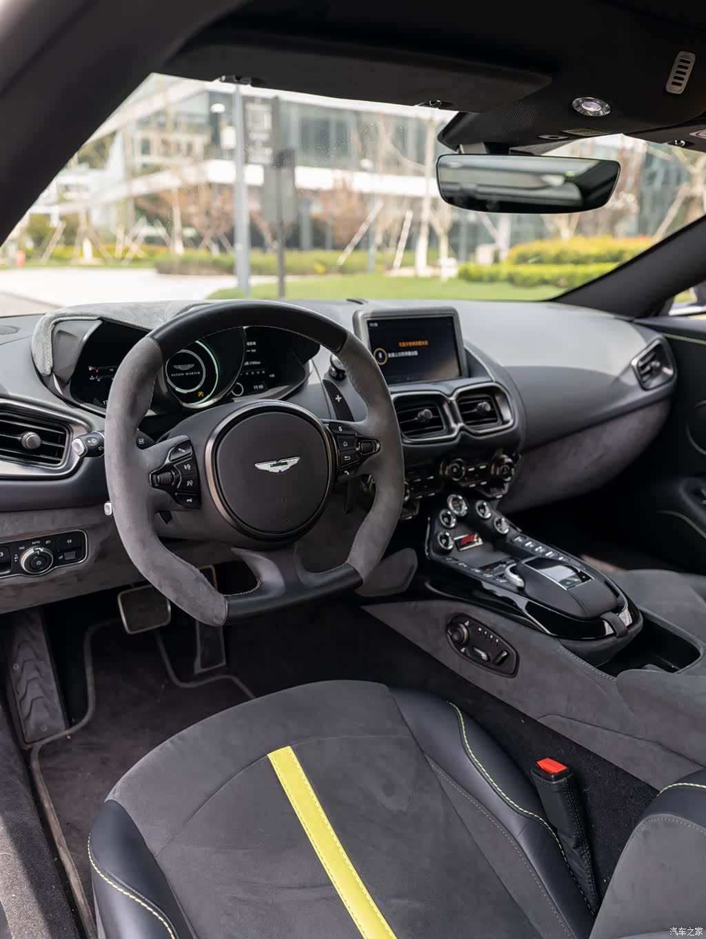 Aston Martin Vantage, 2022 11