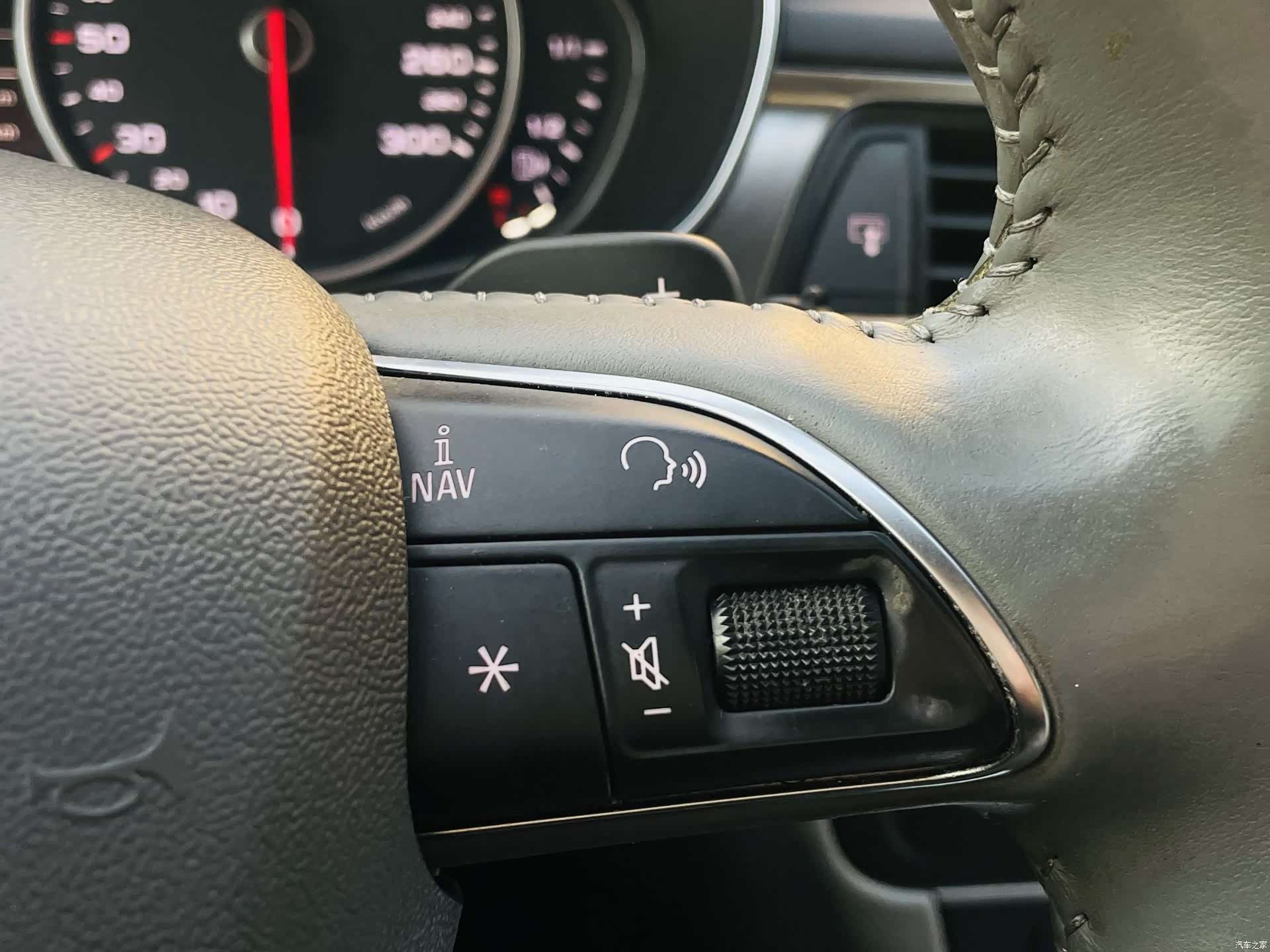 Audi A6L, 2012 9