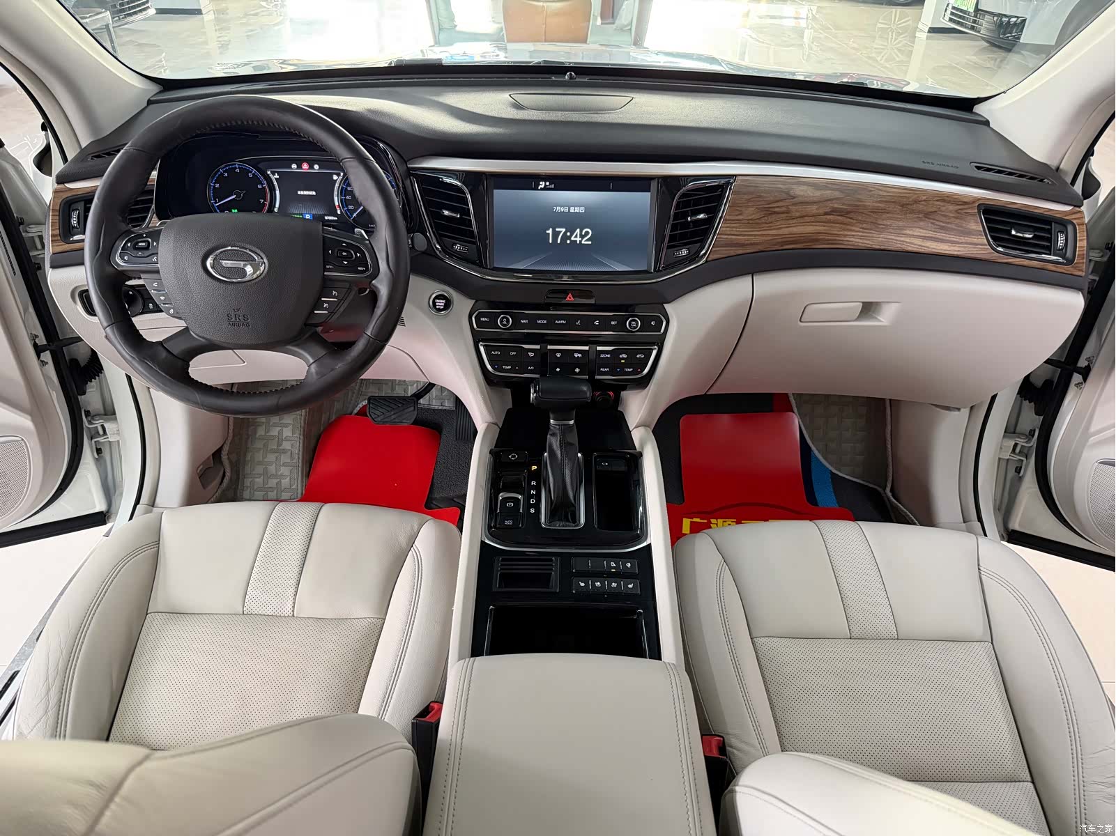 Trumpchi GS8, 2017 13