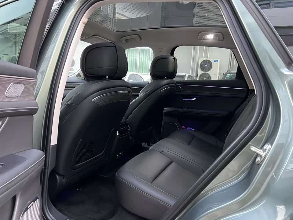 AITO Ask the world M5