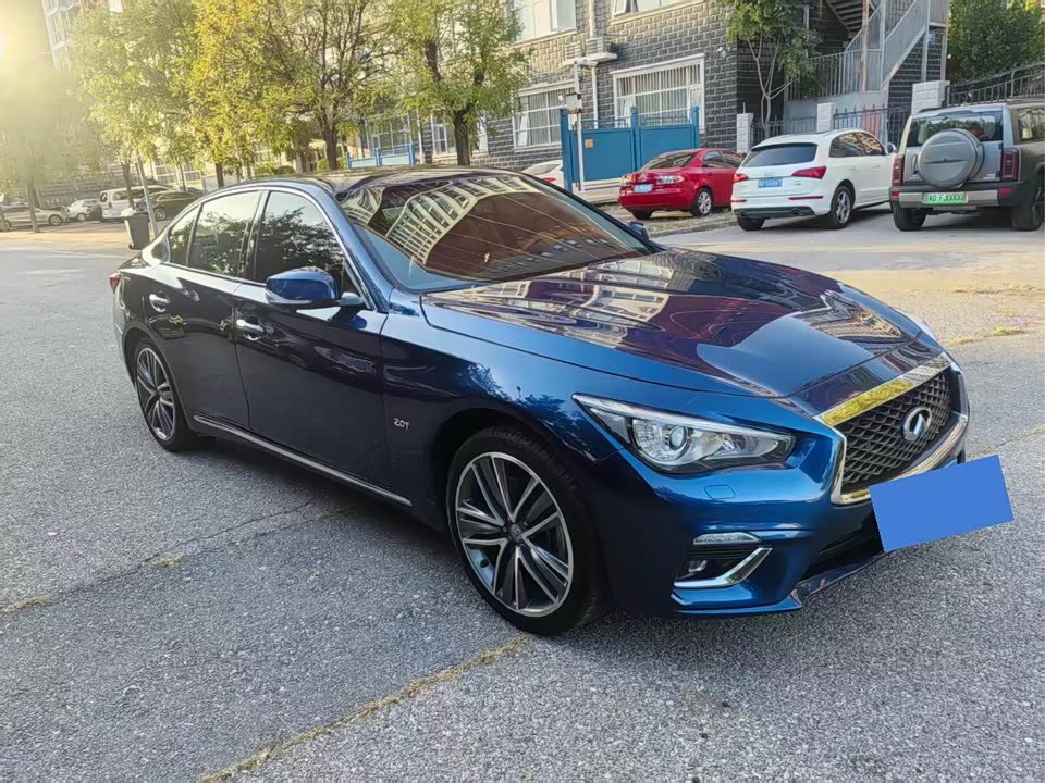 Infiniti Q50L