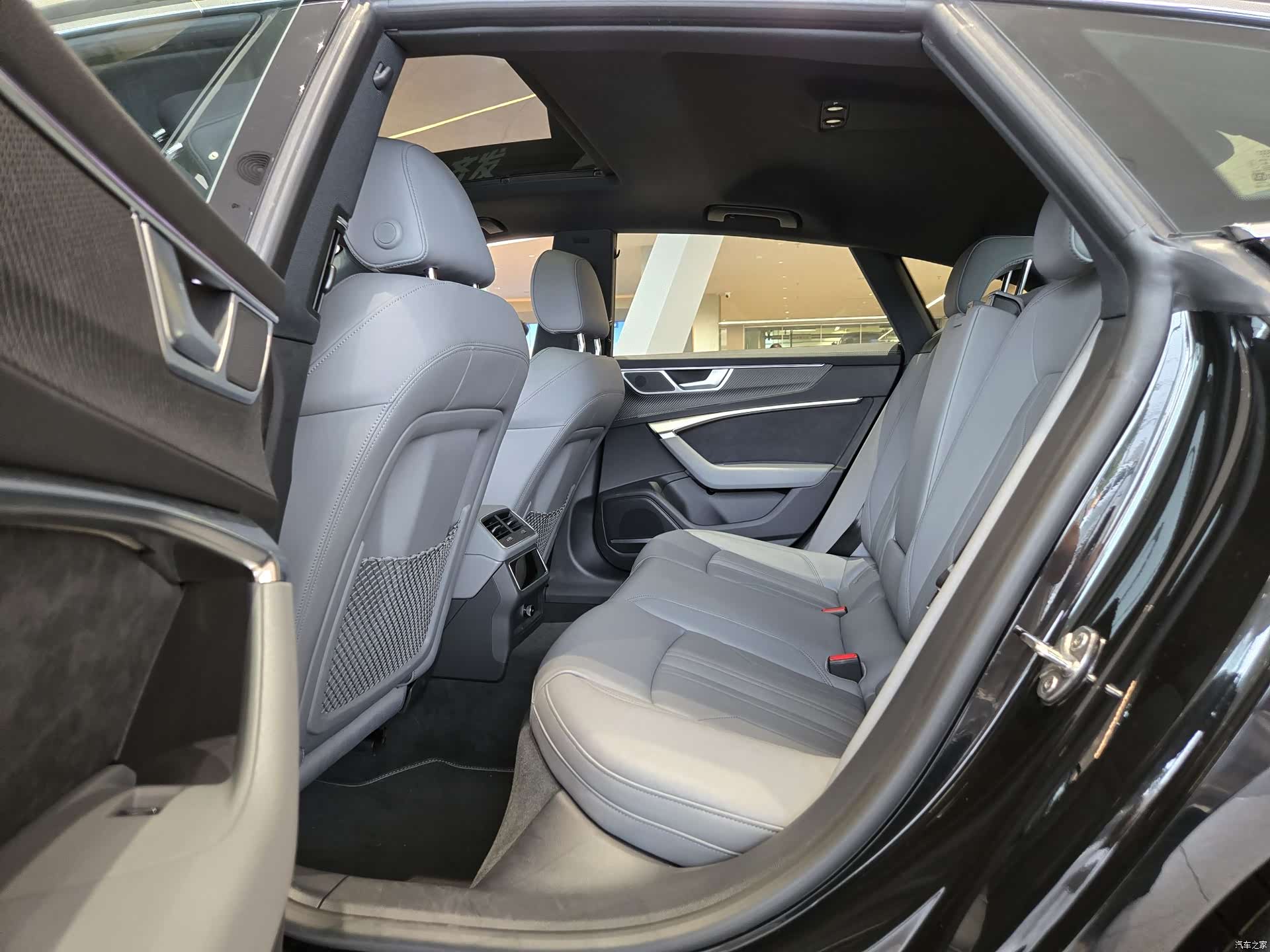 Audi A7, 1900 15