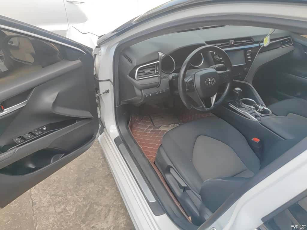 Toyota Camry, 2018 16
