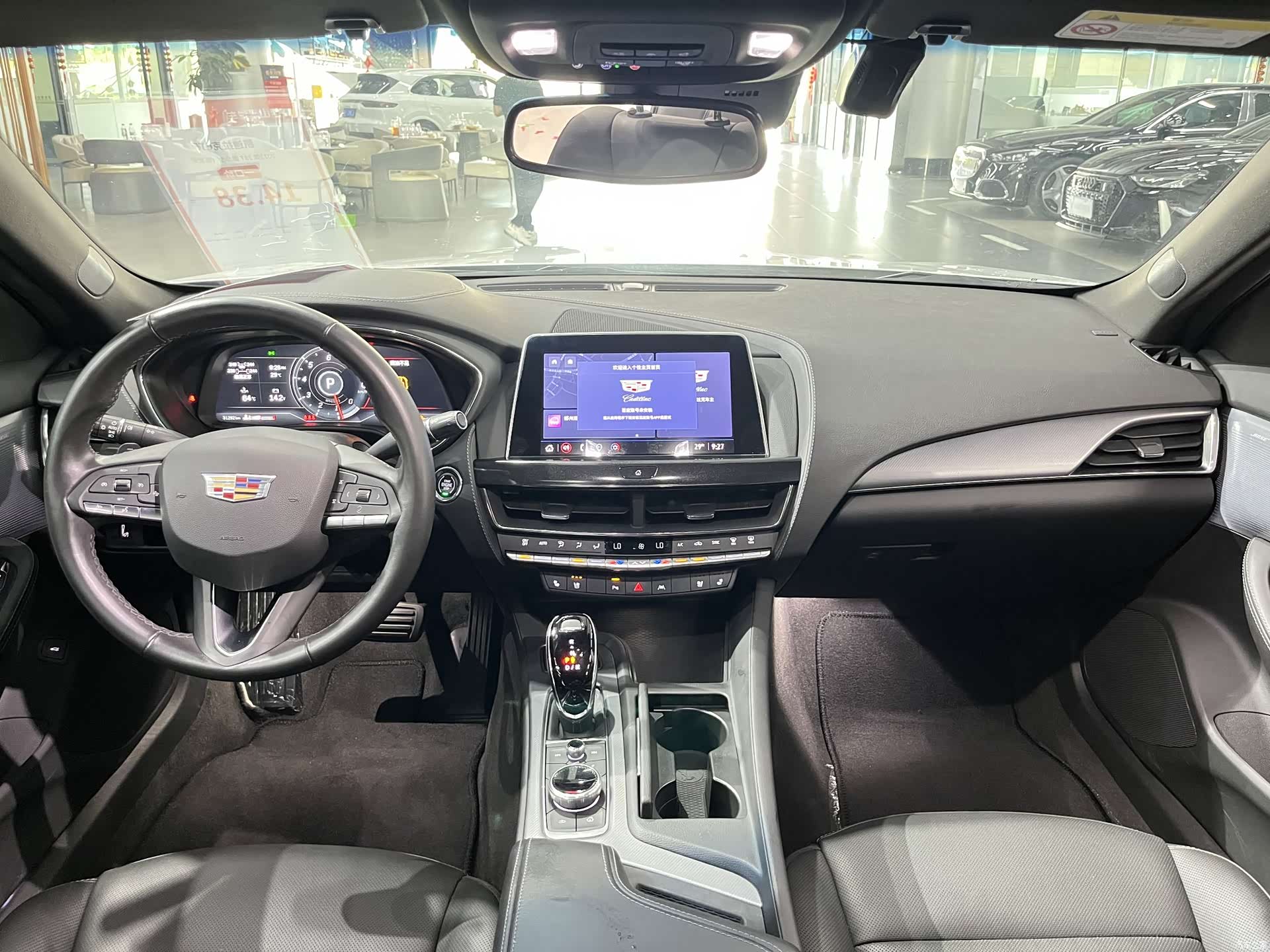 Cadillac CT5, 2023 все фото