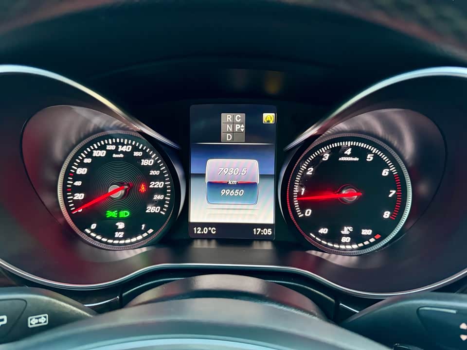 Mercedes-Benz V-class