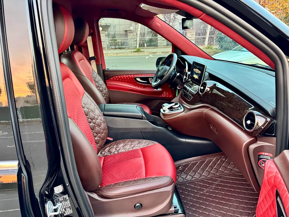 Mercedes-Benz V-class