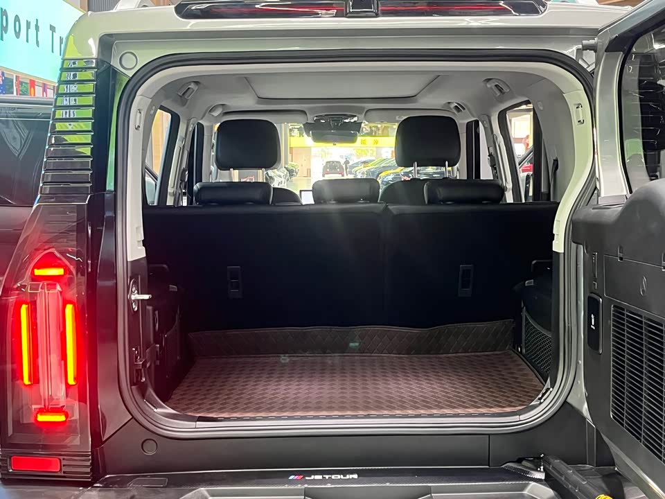 Jetour Jet Traveler C-DM